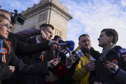 video nicusor dan intrebat despre lipsa unui sef la ministerul apararii sa nu stricam sarbatoarea nationala 692d8f11ad159