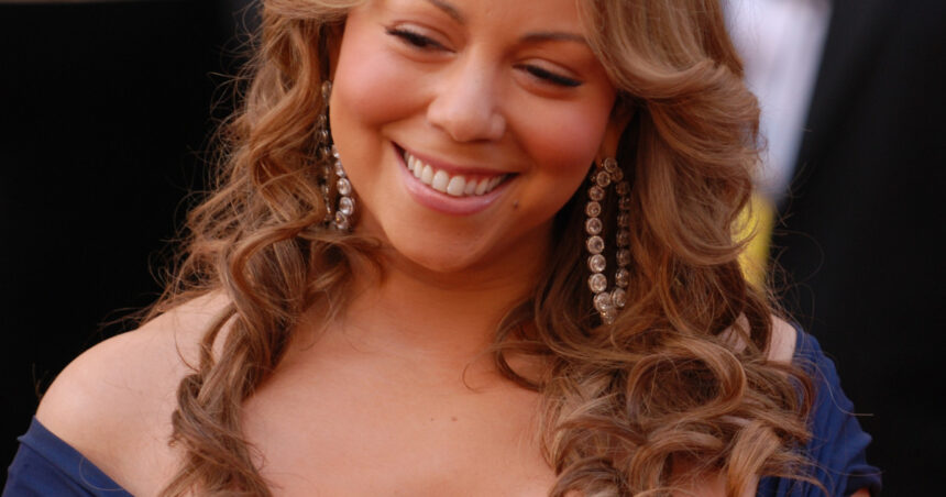 video nou record al artistei mariah carey all i want for christmas is you s a aflat 20 de saptamani in fruntea billboard hot 100 69446b6313606