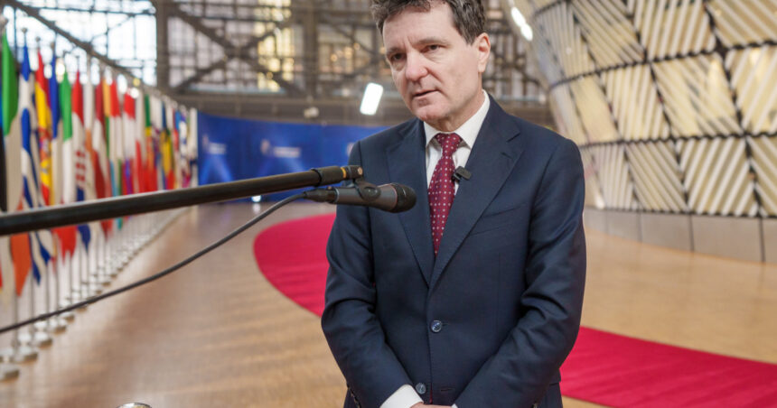 video reactia lui nicusor dan la propunerile miruta si darau pentru aparare si economie din partea usr 69442713696fd