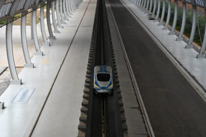 video record mondial in china un vehicul maglev a atins 700 km h in doar doua secunde 694e961bb0865
