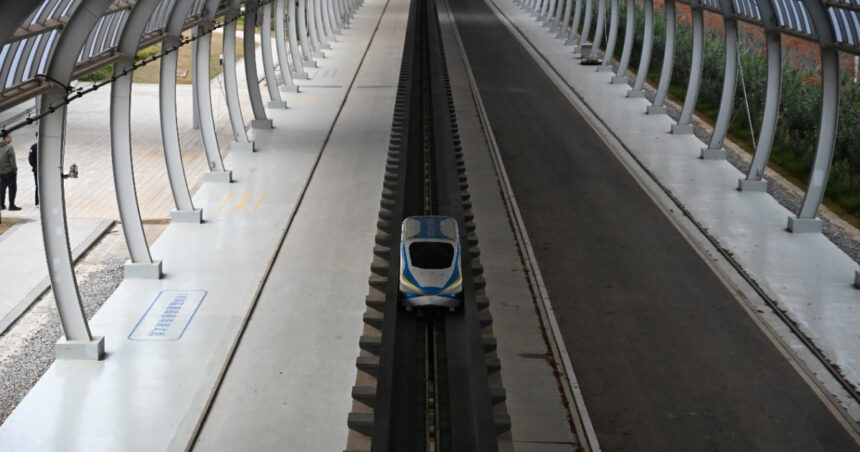 video record mondial in china un vehicul maglev a atins 700 km h in doar doua secunde 694e961bb0865