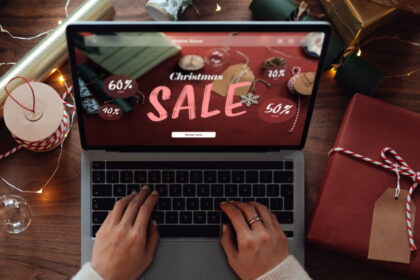 video romanii fac cumparaturi record din strainatate cu cat a crescut numarul comenzilor online de sarbatori anul acesta 693955089faf8