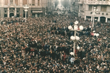 video sunetul libertatii suna din nou in timisoara la 36 de ani de la revolutie sirenele au pornit in memoria victimelor din 1989 69469f0e5dc40
