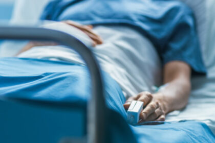 video suspiciune de botulism in vrancea doua femei au ajuns de urgenta la spital dupa ce au mancat alimente din conserve 693d28b6a9420