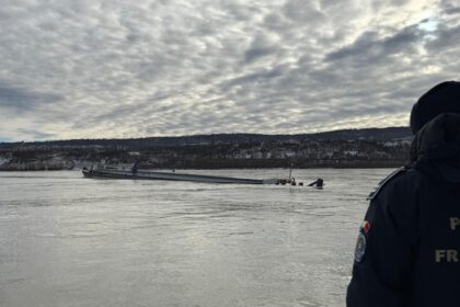 alerta o a doua barja s a scufundat in dunare nava avea la bord ingrasaminte chimice ce transmit autoritatile 69673754ca01e