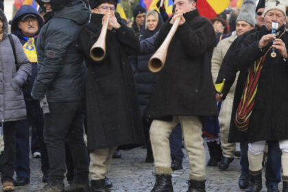 amenzi totale in valoare de 38 000 de lei dupa mitingurile de la iasi si focsani de ziua unirii 697649ce065b9