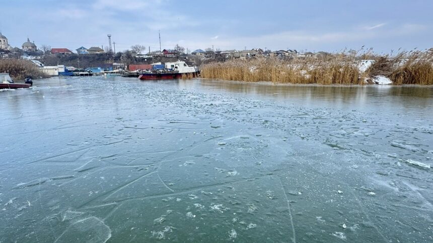 avertisment de la dsu privind pericolul reprezentat de lacurile inghetate nu permiteti accesul copiilor pe suprafete de apa inghetate 696c845d5bc1e