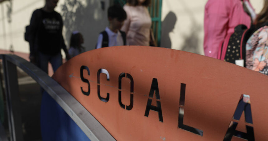 calendarul anului scolar 2026 2027 cand ar putea incepe cursurile si ce vacante sunt vizate de schimbari proiect 6973758d4a2ef