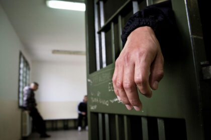 cazul turcului evadat dupa ce primise 22 de ani de inchisoare ce spune legea din romania despre regimul de detentie si recompense 697789a0397e9
