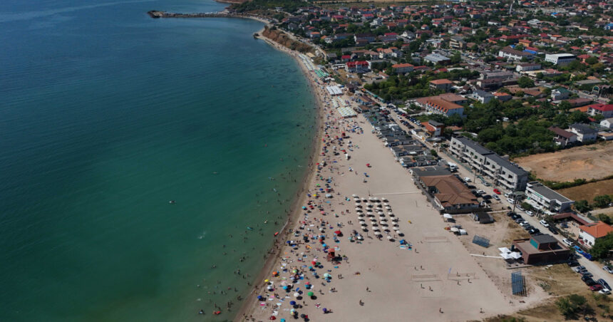 ccr discuta astazi sesizarea lui nicusor dan privind utilizarea plajei marii negre 697097868d06e