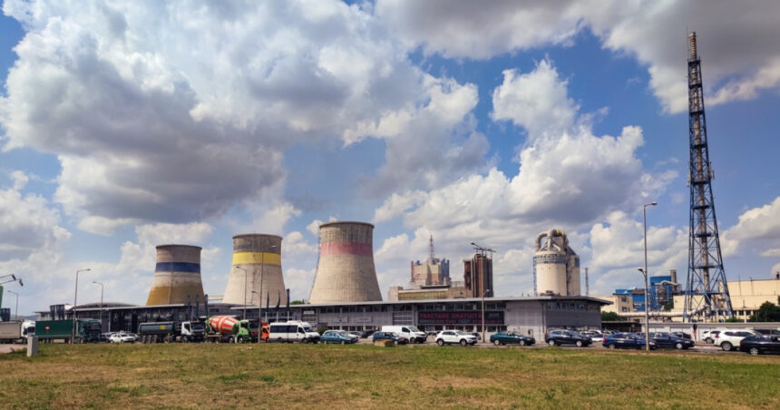 combinatul azomures trimite in somaj tehnic 600 de angajati alte 1 500 de locuri de munca sunt in pericol 69661c6de01ca