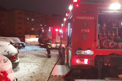 constanta incendiu intr un apartament din tomis nord din interior au fost extrase 2 butelii 696e70a29831c