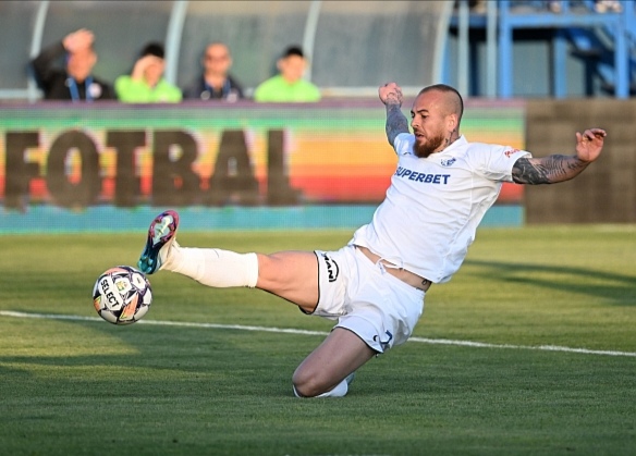 denis alibec in lotul farului pentru confruntarea cu universitatea craiova 697e71bb460ee