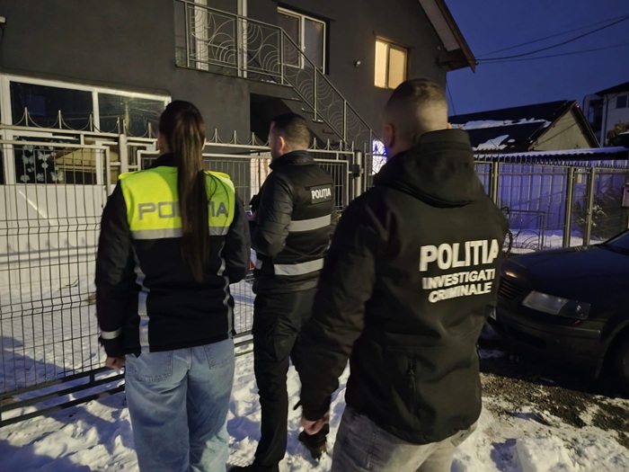 descinderi cu mascatii la constanta cumpana navodari ovidiu techirghiol poiana poarta alba si pestera intr un mega dosar de inselaciune 10 persoane au fost retinute 696a010015f15