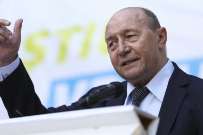 exclusiv basescu avertizeaza numirea sefilor sri si sie va fi foarte grea pentru nicusor dan 696d0be43a3fc