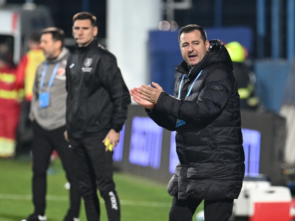 fara transferuri ianis zicu trebuie sa duca farul in play off cu acelasi lot 696a02610928a