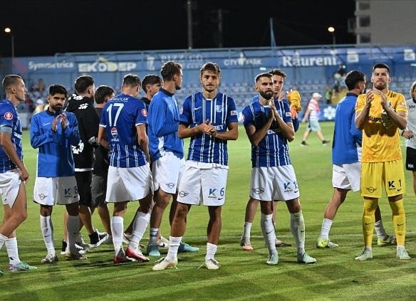 farul constanta a ajuns pe locul 11 si poate face deja calcule pentru play out 696f95b9dd122