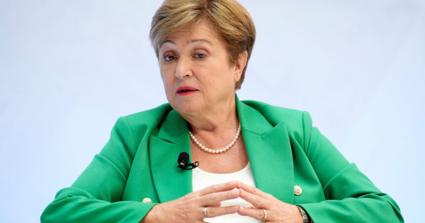 fmi inteligenta artificiala declanseaza un tsunami pe piata muncii anxietatea angajatilor va exploda in 2026 69708523bc2c1