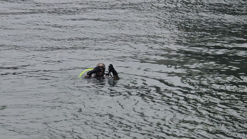 foto cautarile in canalul dunare marea neagra in zona podului agigea au fost oprite scafandrii au folosit o drona subacvatica 69761a461b99e