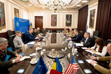 foto comandantul suprem al fortelor aliate nato in vizita la bucuresti ce a discutat generalul american cu ministrul apararii 696e80568a639
