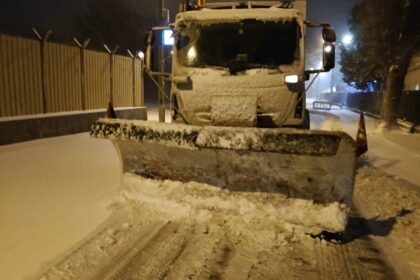 foto constanta sub cod galben de vreme severa echipele de interventie permanent pe teren iata ce recomandari face primaria constanta 696342d4dafc0