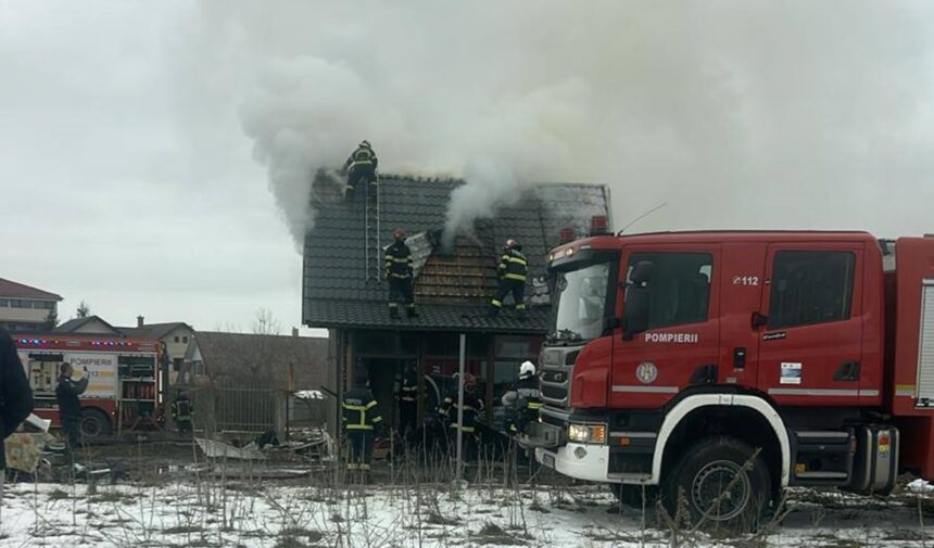 foto video apel umanitar doi copilasi din agigea au ramas fara locuinta dupa ce casa familiei a fost distrusa de un incendiu orice ajutor conteaza enorm 6971f11ec2fb3