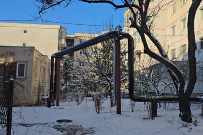 foto video un constantean din zona trocadero reclama o avarie la reteaua de termoficare nerezolvata de 3 luni ne puneti in pericol blocul apartamentele aflate in proprietate personala chiar si vie 69652f041be8f