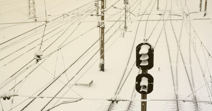 gerul afecteaza mersul trenurilor anuntul cfr privind masurile speciale luate de operatorul infrastructurii feroviare 696de237ad767