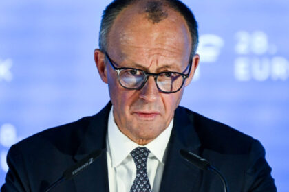ilie bolojan pleaca maine in vizita oficiala in germania premierul va fi primit de cancelarul friedrich merz 6977b3eee4f3a