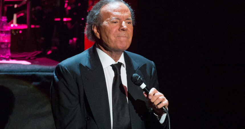 julio iglesias este acuzat de agresiune sexuala si viol de catre doua foste angajate m am simtit ca o sclava in plin secol xxi 6968e4fa8dace