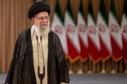 liderul suprem al iranului ayatollahul khamenei da vina pe trump pentru protestele violente din iran 696cec0ae7537