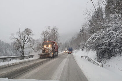 oficial de la politia romana iata cum se circula pe autostrazile a2 bucuresti constanta si a4 ovidiu agigea 69634d61aa4be