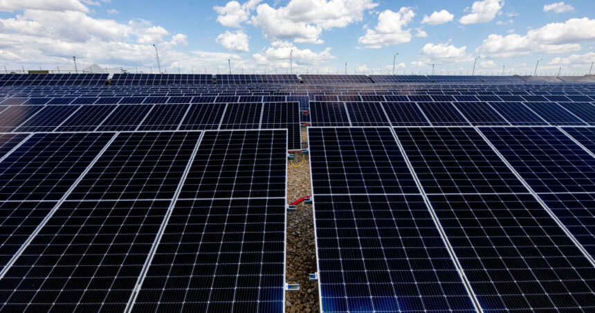 pitestiul isi face centrala electrica fotovoltaica valoarea proiectului este de peste 27 de milioane de lei 697a375a35e01