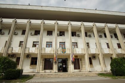 prefectura constanta ataca in instanta compensarea taxei de 200 de lei pe domeniul public 697c687b8317e