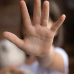 premiera in romania ordin de protectie impotriva unei mame care timp de 6 ani si a tinut copilul departe de tatal sau 696a5396db316