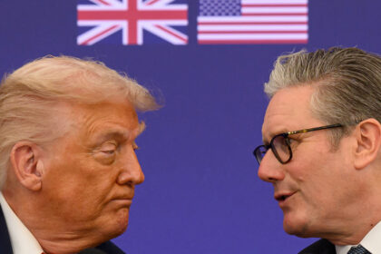 premierul britanic keir starmer il sfideaza pe donald trump in disputa privind groenlanda nu voi ceda presiunilor 6971073851549