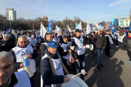 profesorii ies in strada peste 2 000 de cadre didactice vor protesta in fata guvernului romaniei 69771b1f94486