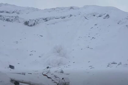 risc mare de avalanse in masivele fagaras bucegi tarcu si godeanu 695ed8aa00fe3