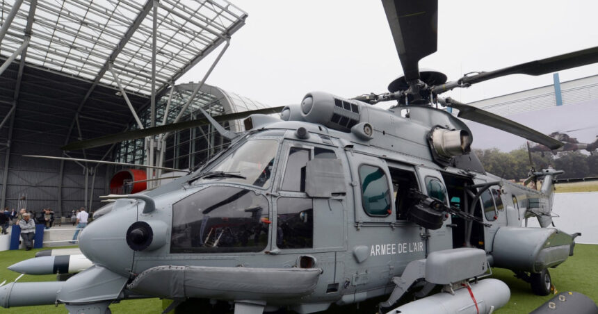 romania confirma intentia de a achizitiona elicoptere h225m caracal ce model american ar putea totusi da peste cap acest plan 695e87bf24ab5