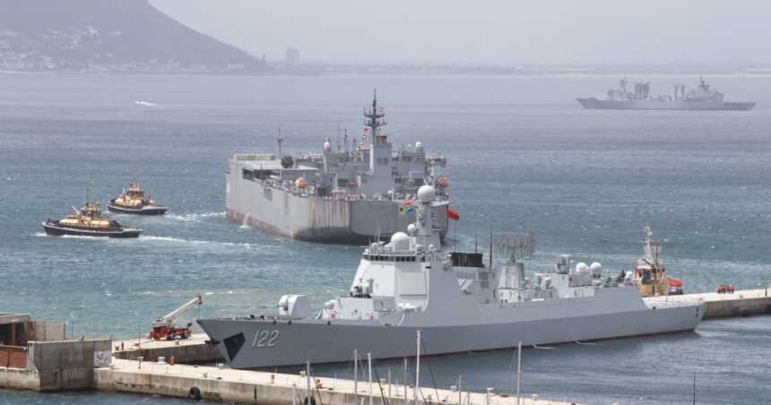 rusia s a alaturat navelor de razboi chineze si iraniene pentru exercitii militare in largul africii de sud 6961667673318