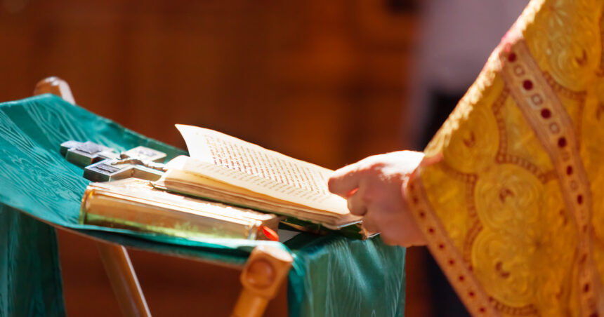 sarbatoare cu cruce rosie pe 18 ianuarie cum explica preotul semnificatia si practicile zilei sunt semne ale unei credinte profunde 696c780a0dd1d