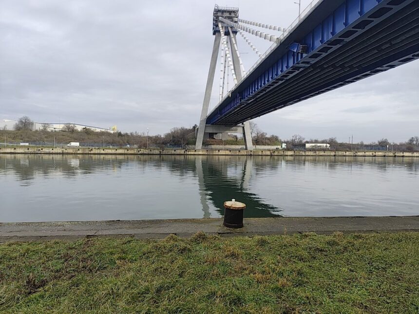 scafandrii o cauta din nou pe minora din movilita disparuta vineri este a patra oara cand intra in canalul dunare marea neagra sa o gaseasca 6977258367fd0