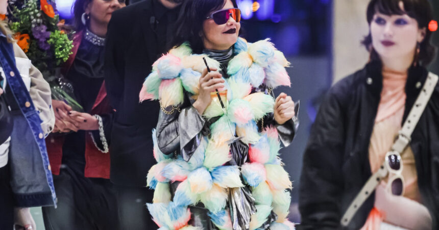 sfatul canteretei islandeze bjork pentru groenlandezi declararea independentei 695e5b829dbdf