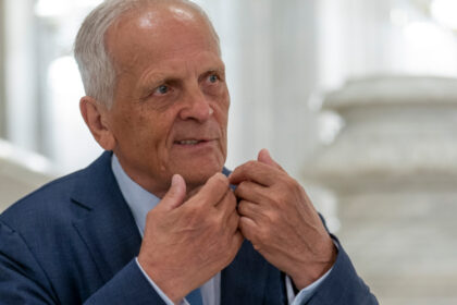 stolojan am o treime din pensia unui judecator fiecare avem o nemultumire dar ce face guvernul e ceea ce romania are nevoie 697d8e6891dda