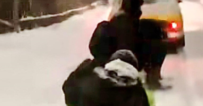 un adolescent care se dadea cu sania trasa de masina a murit dupa ce a fost aruncat intr un cap de pod 696ad93e62201