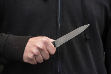 un copil de 10 ani din braila a fost lovit cu cutitul de un alt baiat de aceeasi varsta s au certat pentru o jucarie 696ab62b7cc22