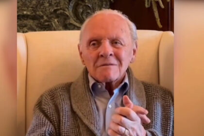 video acum 50 de ani chiar in ziua asta am fost la un pas de moarte marturia emotionanta facuta de anthony hopkins la final de an 695d3fdec84fe