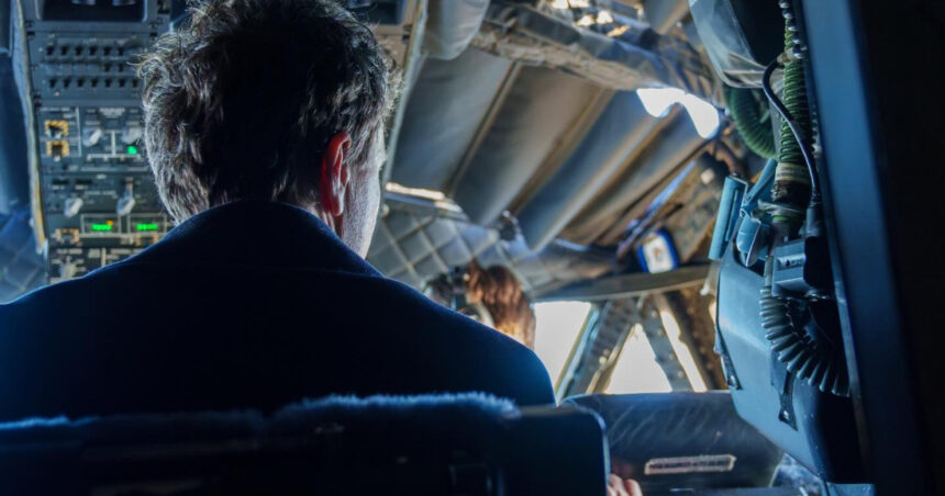 video aeronava spartan care l a adus pe nicusor dan la bucuresti escortata deasupra elvetiei de doua avioane f 18 reactia presedintelui 695ebfea7b389