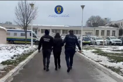video caz incredibil la constanta o tanara voia sa vanda dispozitivul pure track care trebuia s o tina departe de bunica sa pe care o batuse 696a2450c57ff