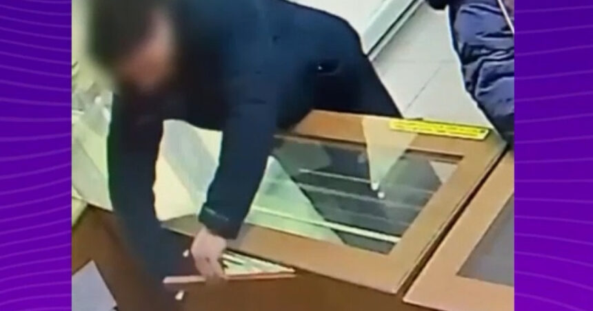 video furt la amanet in sector 4 recidivist eliberat in decembrie surprins de camerele de supraveghere 696b708b741f0